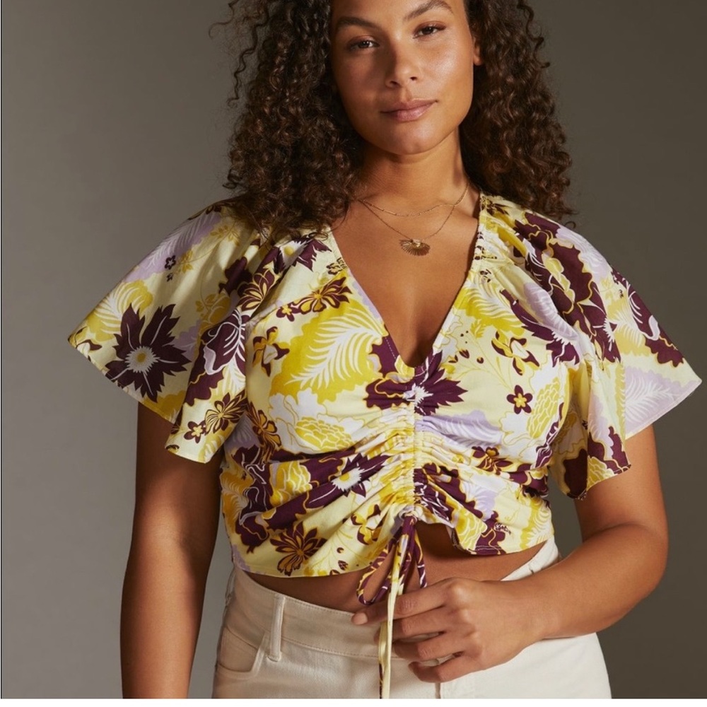 Maeve by Anthropologie cropped cinched floral flutter sleeve top, Petite Sm